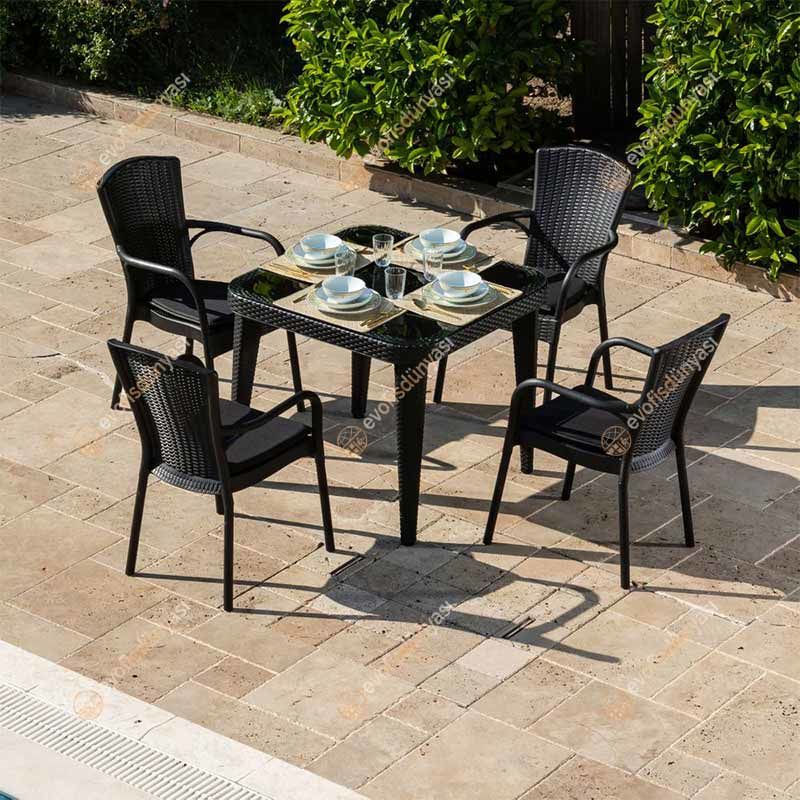 Milano 90×90 cm Rattan 4 Kişilik Camlı Masa Takımı Siyah