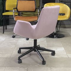 Begüm Yıldız Ayak Çalışma Koltuğu Siyah Boya - Pembe