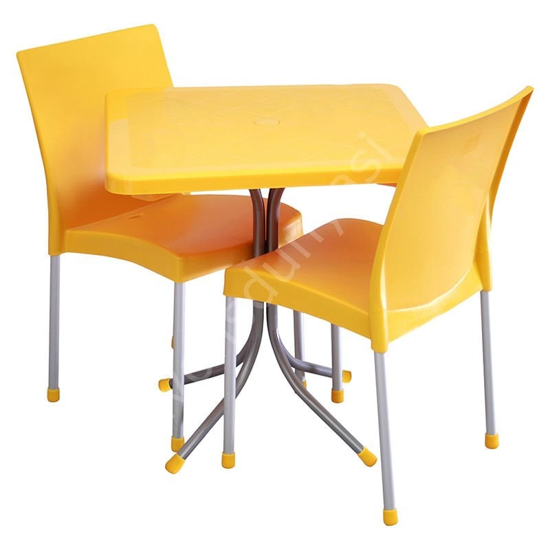 Lucas 70x70 Plastik Masa Sandalye Takımı Kırmızı - Kolsuz